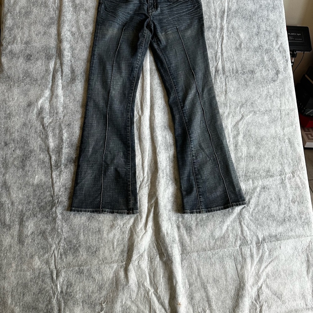 CHIQLE WOMAS DENIM BELL BOTTOMES W RHINESTONES ON BACK POCKETS SZ 11 - Picture 7 of 12